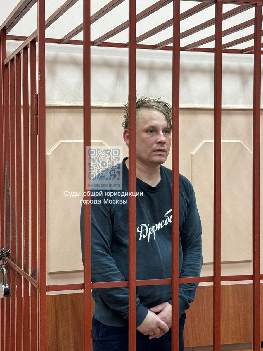 BREAKING @Reuters producer Konstantin Gabov was just sent to pre-trial detention in Moscow, accused of “participating in an extremist community” for preparing content earlier for Navalny LIVE YouTube channel