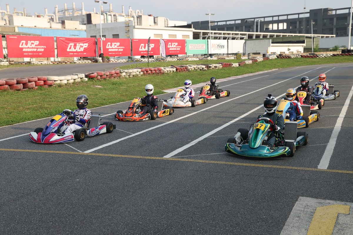 Qualifying P2, pre-final P1, final pole starting P2 back

#kart #Karting #omp #ompracing #sparco #sparcoracing #bengio #bengiohst #otkkart #otkkartgroup #fakart #fernandoalonso #fernandoalonsokart #iame #i #gopro #goprohero8 #goprohero8black #alpinestars #otk #lynkco