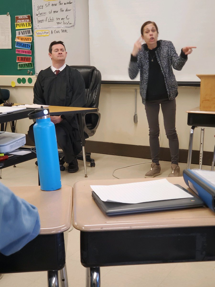 Our students participated in Mock civil trial in 8th grade civics class #deaf #hoh #dhh #mocktrial #civics #capscollaborative #schoolprogramforthedeaf #bigelow #newtonma #newton #newton_ps