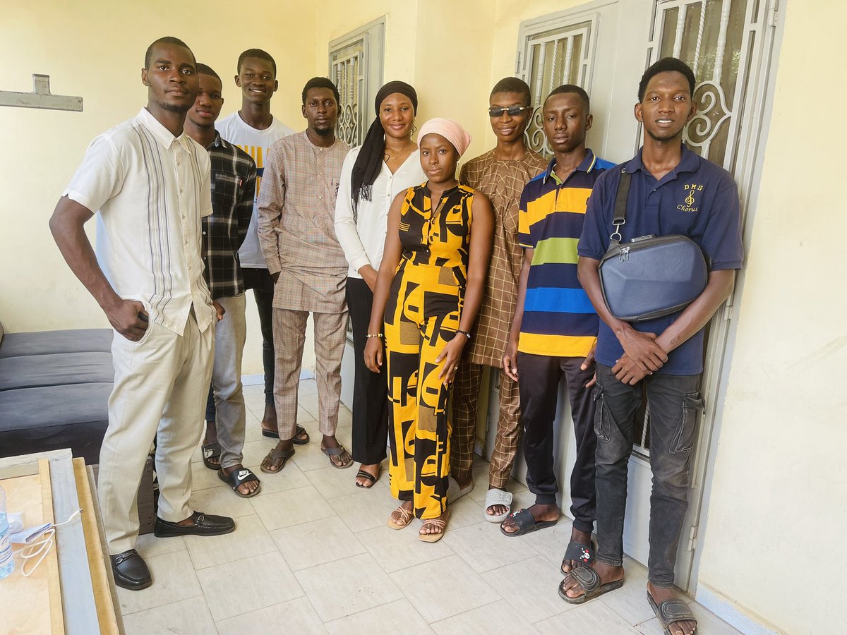 ISIMSCHOOL's tweet photo. Grâce à une session d'orientation dynamique aujourd'hui, samedi 27 avril 2024, le bureau des étudiants de l'ISIM a tracé une voie claire pour une année incroyable ! 

#ISIM  #Orientation  #ElitesISIM https://t.co/54VbmcMXe4