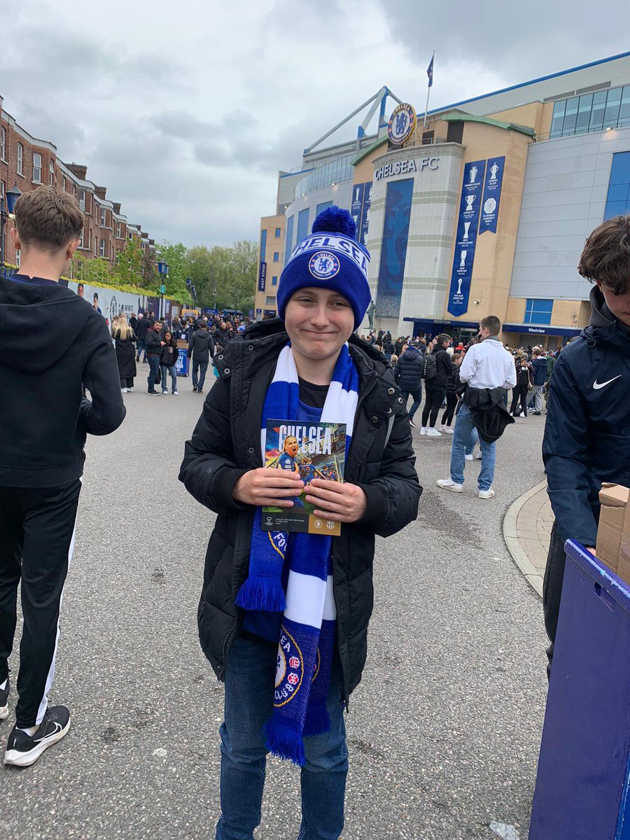 AbbieMilnerx's tweet photo. Jacob’s first ever football game! 
He has been so excited and cannot wait to experience his first match! Champions league semi final! 

Com’on ladies! 💙🤍

@ChelseaFC @ChelseaFCW https://t.co/82sFy3MpQ3