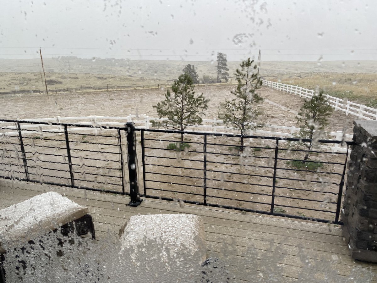 Heavy rain changing to heavy wet snow elevation 6326 feet Elbert County, Colorado… Pastures are flooded. Snow is starting to stick! #9News @NWSBoulder