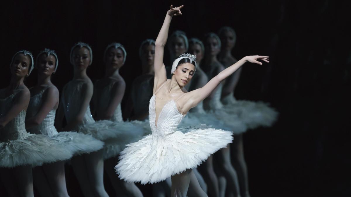 Spend Sunday afternoon tomorrow Apr 28 2pm at #SwanLake with the brilliant @TheRoyalBallet broadcast screening from @RoyalOperaHouse to @YourDrillHall #Chepstow tix online dhmc-101417.square.site or at door from 1.30pm reduced price for under 16s - great for young #ballet fans