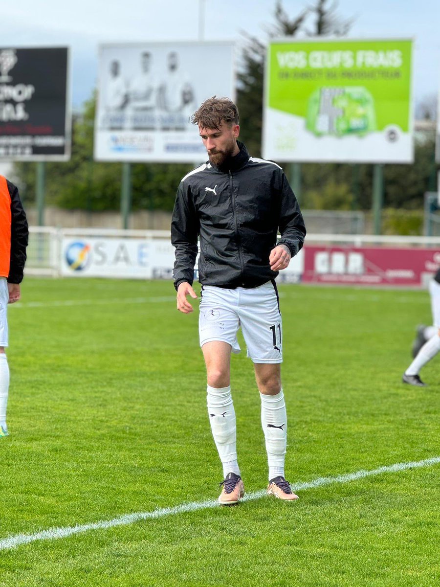 VOC_officiel's tweet photo. 🔛 Nos joueurs sont à l’échauffement. 🔋⚽️
🔜 #SBVOC https://t.co/gVm2ILpFqO