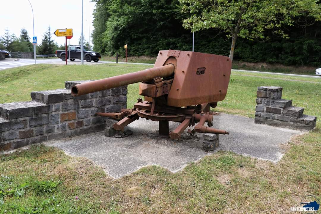 Pak40 Wreck - Walkaround - Schumann's Eck. Walkaround video here: youtube.com/watch?v=4lXzgv… This memorial was erected on the 50th celebration of the liberation of Luxembourg. The memorial contains several plaques of the American units who were involved in the battle.