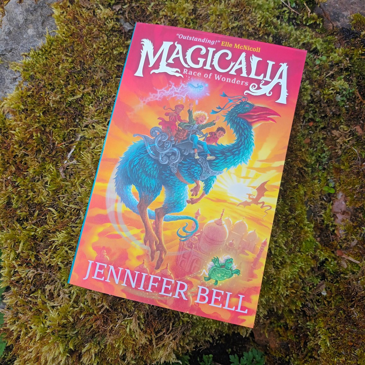 HUGELY exciting post today! I'm obsessed with this premise and can't wait to read MAGICALIA @jenrosebell cover @DavidWyattArt 🤩Thank you so much @meganmiddleton3 🙏🧡