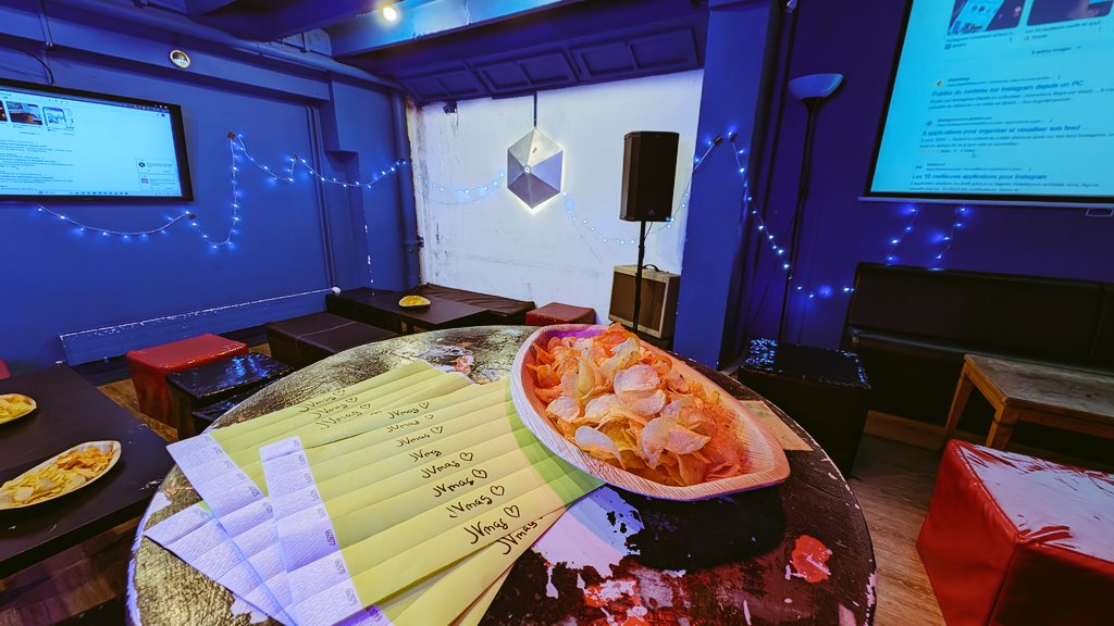 Notre soirée est sur le point de débuter 🥳

Nos cinquante invités vous feront découvrir l'événement via le #soireejvmag ❤️