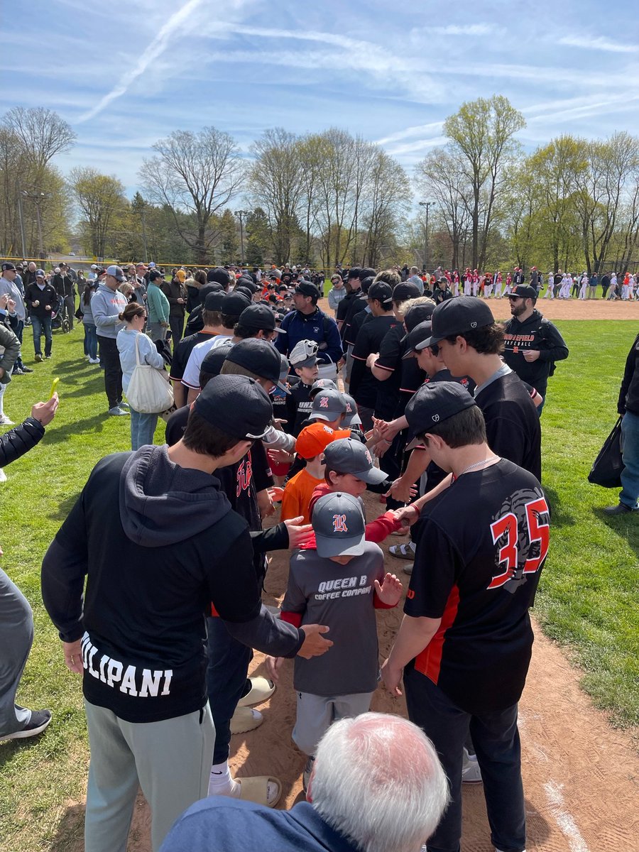 RHSTigersBase's tweet image. Always great to see the players support future Tigers at Ridgefield Little League Opening Day!