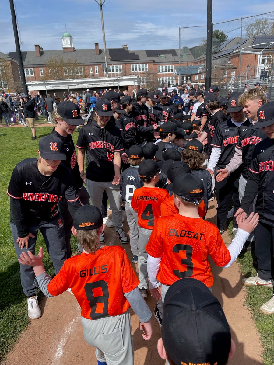 RHSTigersBase's tweet image. Always great to see the players support future Tigers at Ridgefield Little League Opening Day!