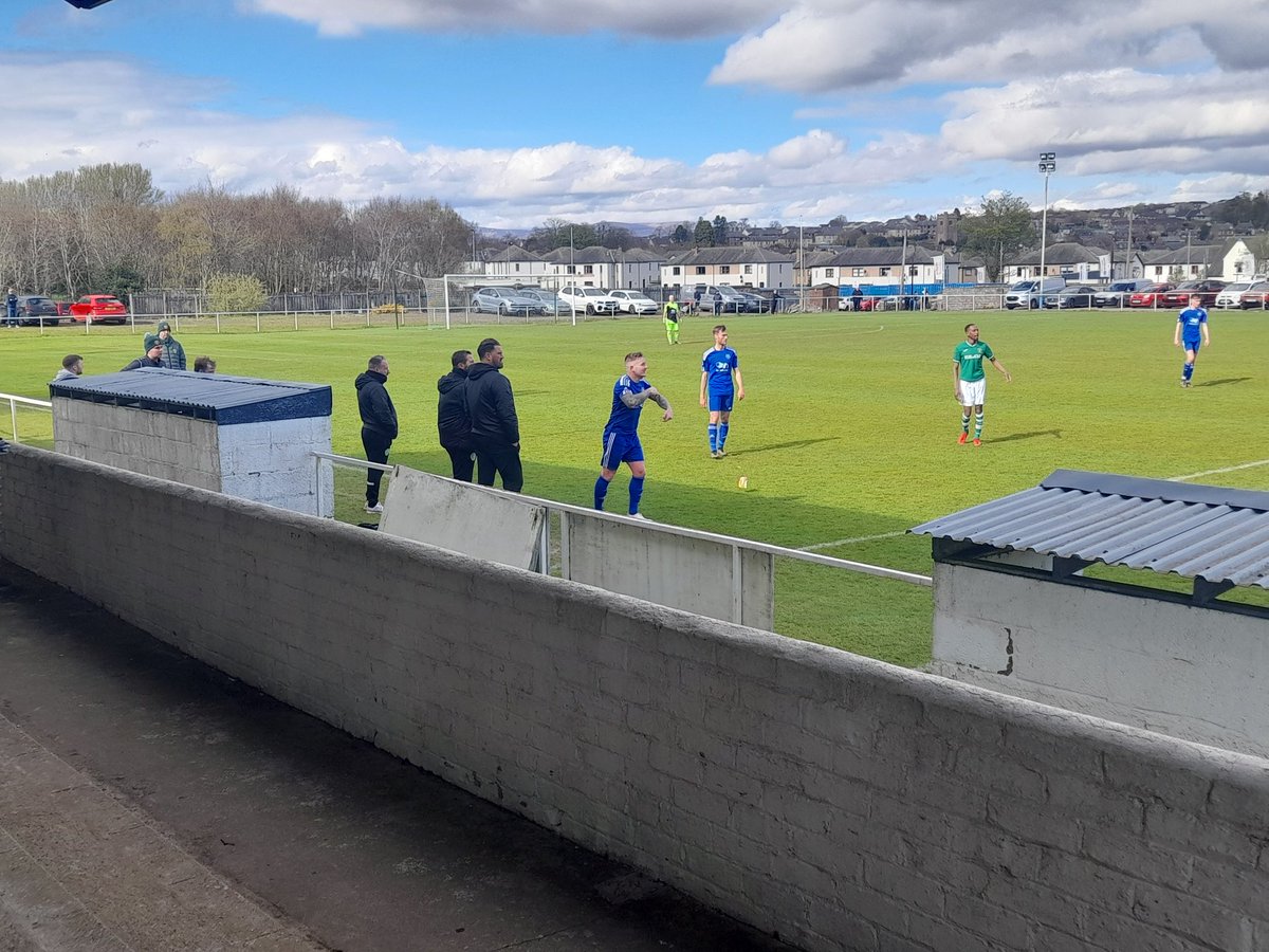 Kirriemuir Thistle 4 v Lochee Harp 1.Once again Harp missed early chance & went in 2-0 at ht.Lost a very poor 3rd then hit 1 to get back in the game only to concede a soft 4th & that was that as Kirrie were worthy winners.@LocheeHarpJFC @KirrieThistle @ChipHoppers @EFPhotos_1903