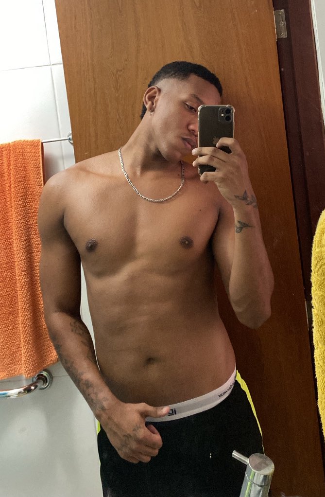 dangerous2s2's tweet photo. a graça é vc cmg https://t.co/I66sKrOQz6