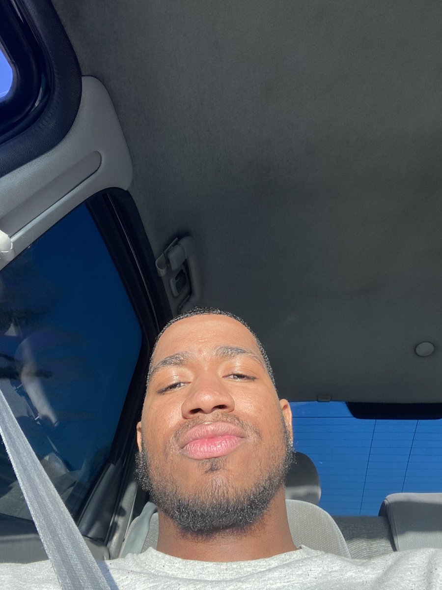Depzzz13's tweet photo. 🙃 https://t.co/JE8Il6Of8O
