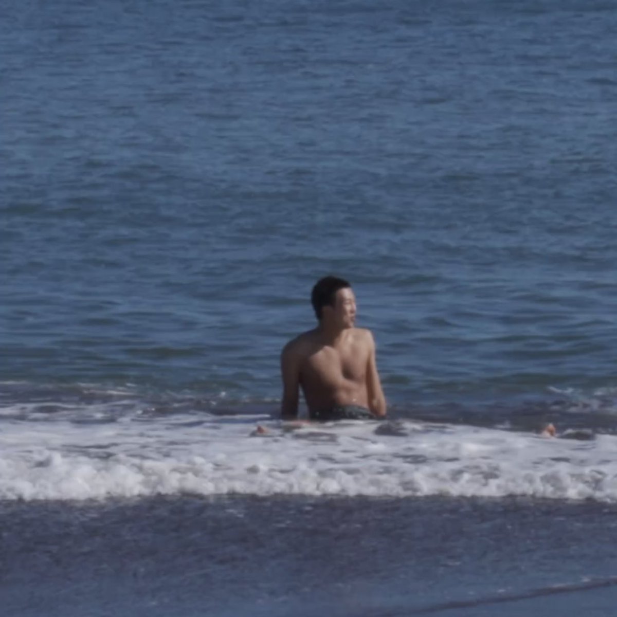 What James Bond movie is this?! Cause I need to watch it! 😳🥵🤤

#BTS交換 <a href="/bts_bighit/">BTS_official</a> #KimNamjoon #KIMNAMJOON_OF_BTS #RMISCOMING #RMBLEACH