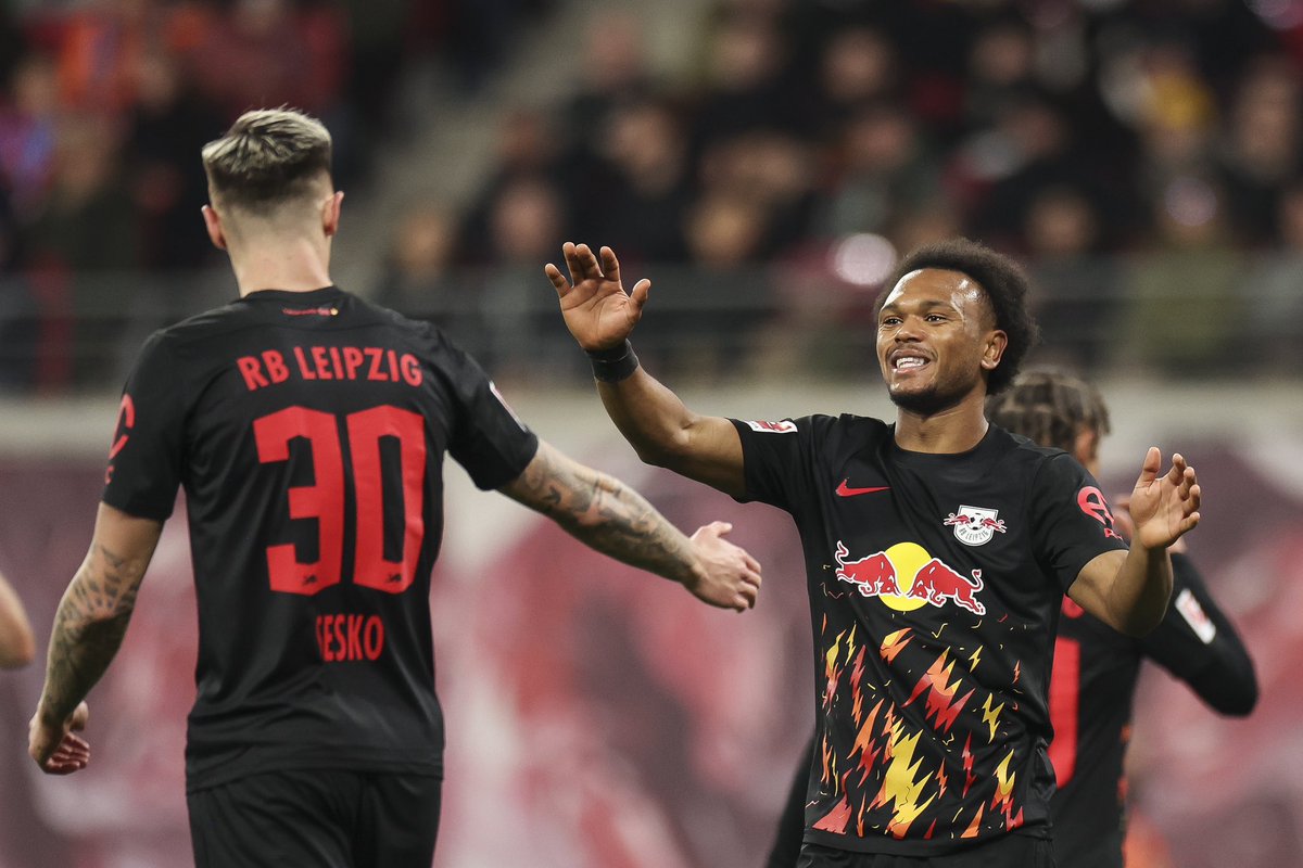 RB Leipzig strikers, on fire 🔴⚪️

🇧🇪 Loïs Openda has scored 24 goals and provided 7 assists in Bundesliga this season.

🇸🇮 Benjamin Šeško has scored 4 goals in his last 4 Bundesliga games, making it 15 goals in all competitions this season.