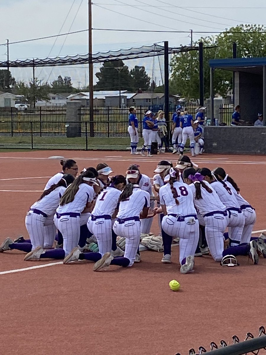 Game 2 of the series. @EastlakeSoftba1 vs @tigersoftball_ from Fort Stockton. Falcons dropped Game 1 yesterday. Best of luck ladies. Let's do this. Follow the game online at frenship.net/apps/pages/liv… 🟣🟠⚪️🥎