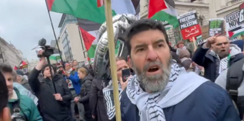 @IncMonocle Wait a minute... If I'm not mistaken, that's the same Hamas supporter that aggressively hit your phone the last time.