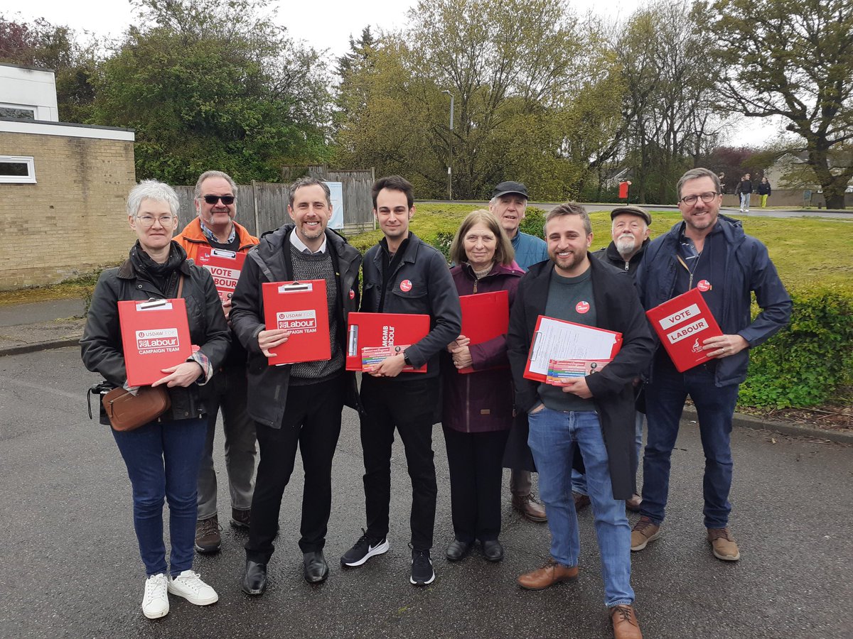 Great to be out on the #LabourDoorstep today with @ChrisJVince, @patmcfaddenmp, @AlexSufit and friends from @HarlowLabour and @HertStortLabour 🌹 Such a positive response for Labour on the doors. Residents know it’s time for change with Labour next Thursday!