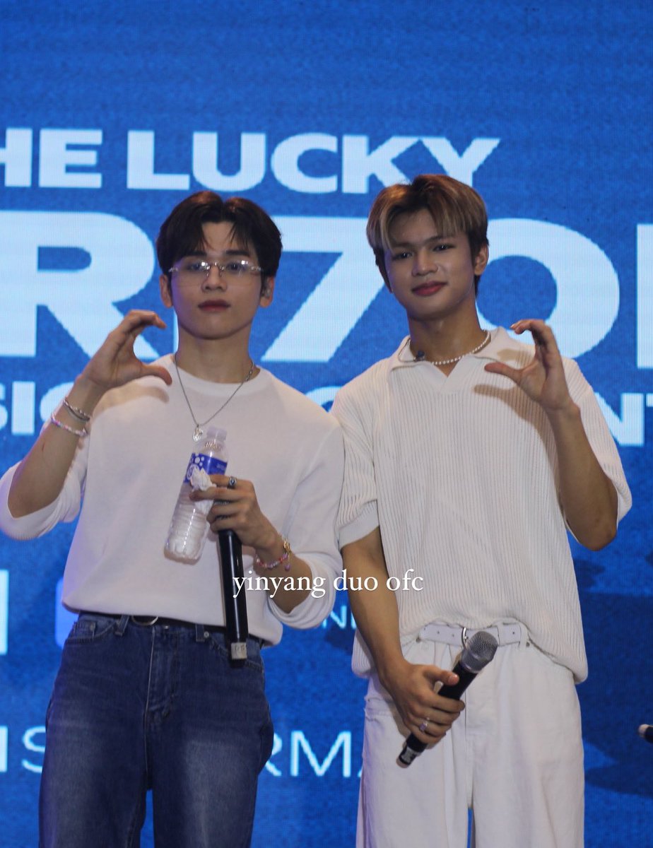 Our Yinyang Duo looking so good in white for today’s FSE in Bacolod City! ☯️🤍

HORI7ON YUHOM UPOD NAMON

#HORI7ONatSMCityBacolod
#YINYANGDUO
#HORI7ON_VINCI 
#HORI7ON_JEROMY