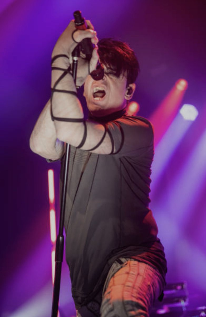 Have a rocking Saturday!  #GaryNuman photo by Miikka Skaffari Feb 2024