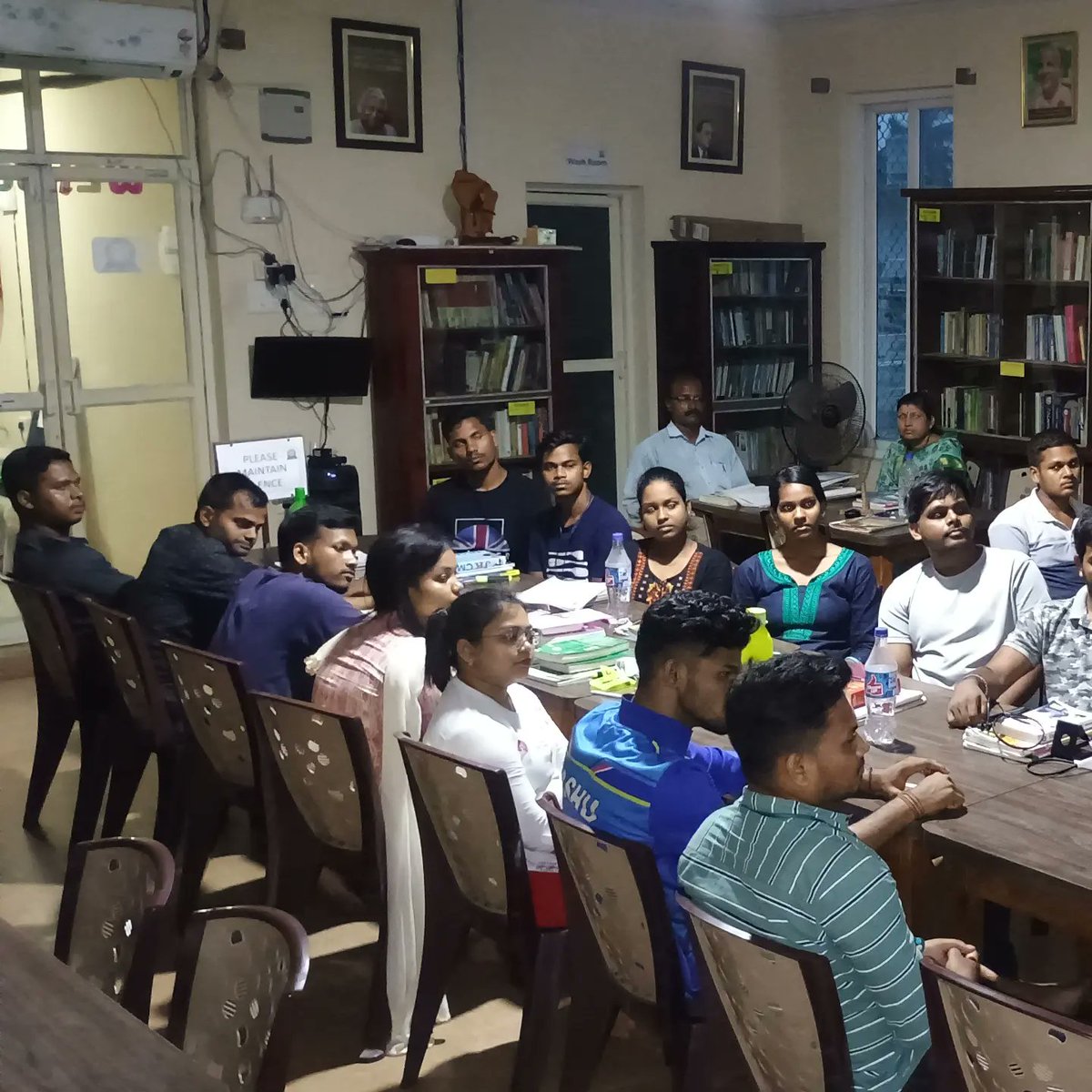 iskconpuri12's tweet photo. Today Youth Preaching Class at  Sarojinidevi memorial library

#iskcon #iskconpuri https://t.co/jmG2HXYEN0