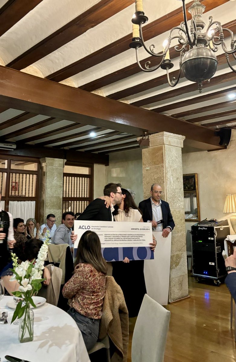 EduardoTB94's tweet photo. Todo un orgullo recibir la beca🥺 #ACLO en #biopsialiquida #CCR 🧬🧪#Salamanca @DraRosarioVidal @IBSAL_IIS https://t.co/y7hlU3KIuf