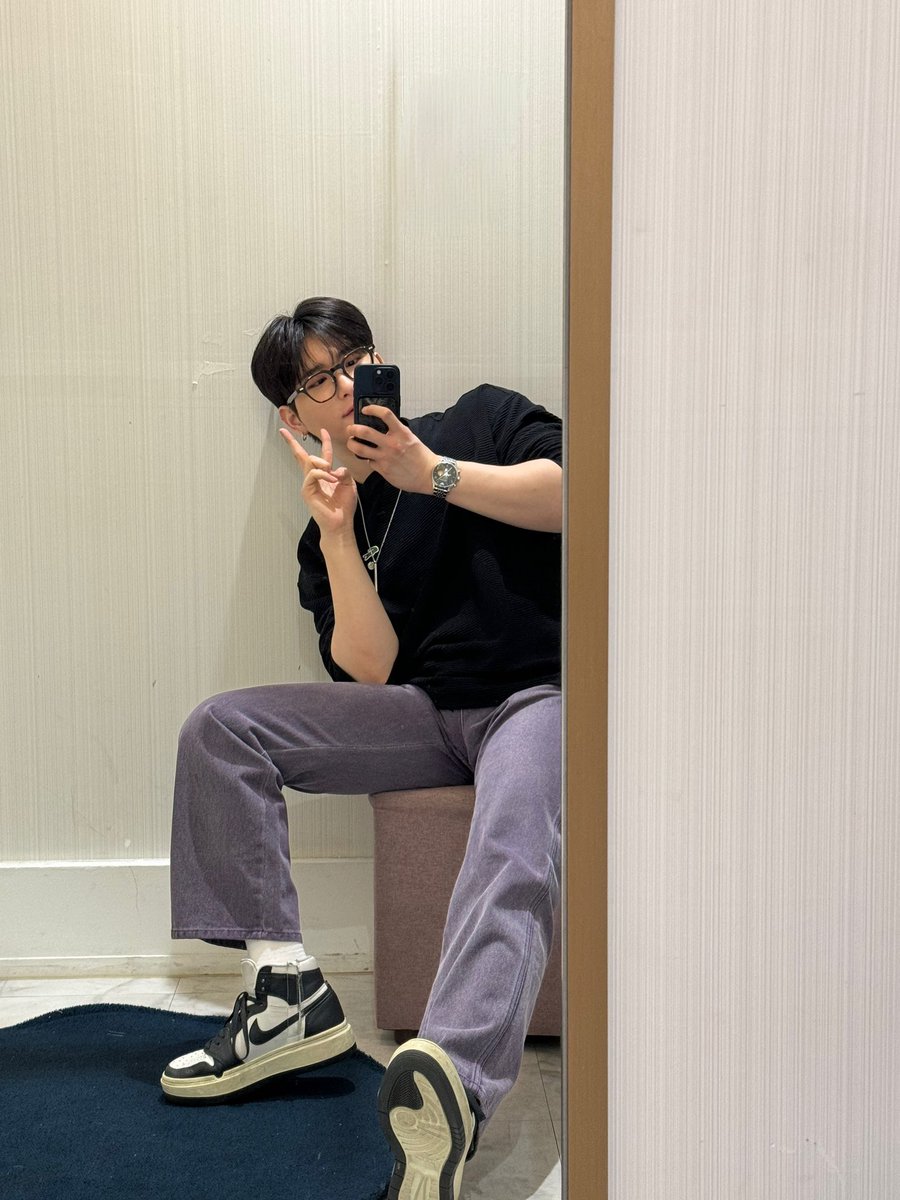 CRAVITY_twt's tweet photo. OOTD 🫶
#우빈 https://t.co/gvS9176hQD