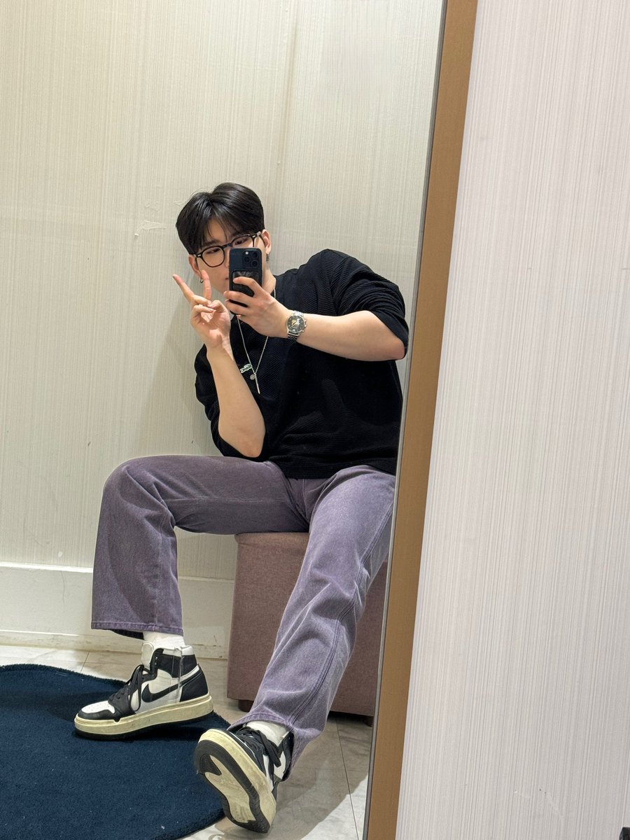 CRAVITY_twt's tweet photo. OOTD 🫶
#우빈 https://t.co/gvS9176hQD