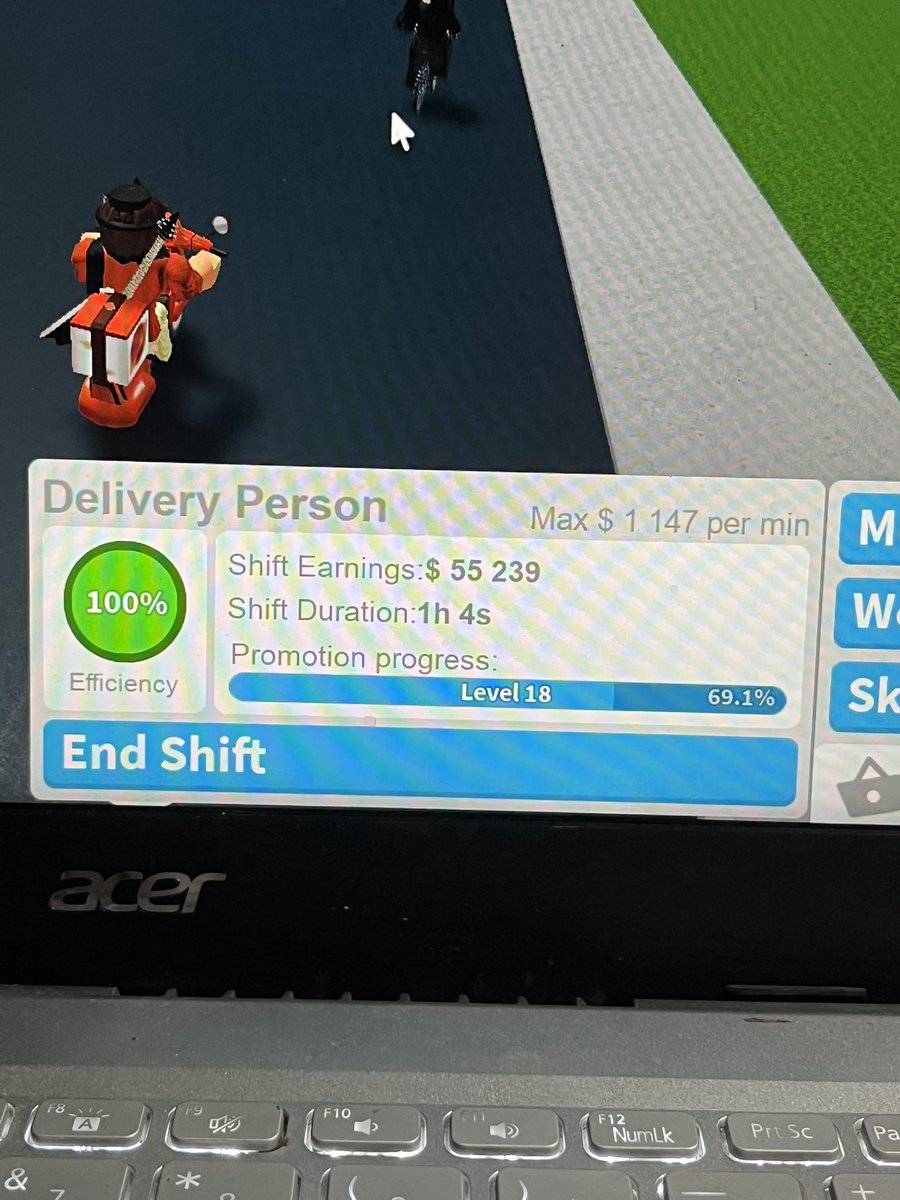 bloxyt1m's tweet photo. after 1 hour of working with lvl 41 experience…. #bloxburg https://t.co/nEyNIRS1ZL