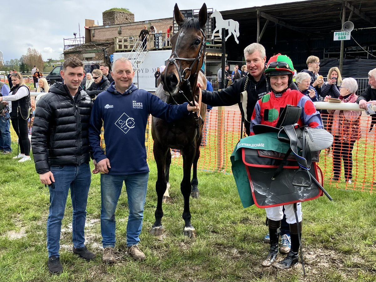 NorthernAreaP2P's tweet photo. A double at Overton for Amy and Stuart Coltherd with Batman For Ever and Oscar Wilde! https://t.co/pr2kfZhbSr
