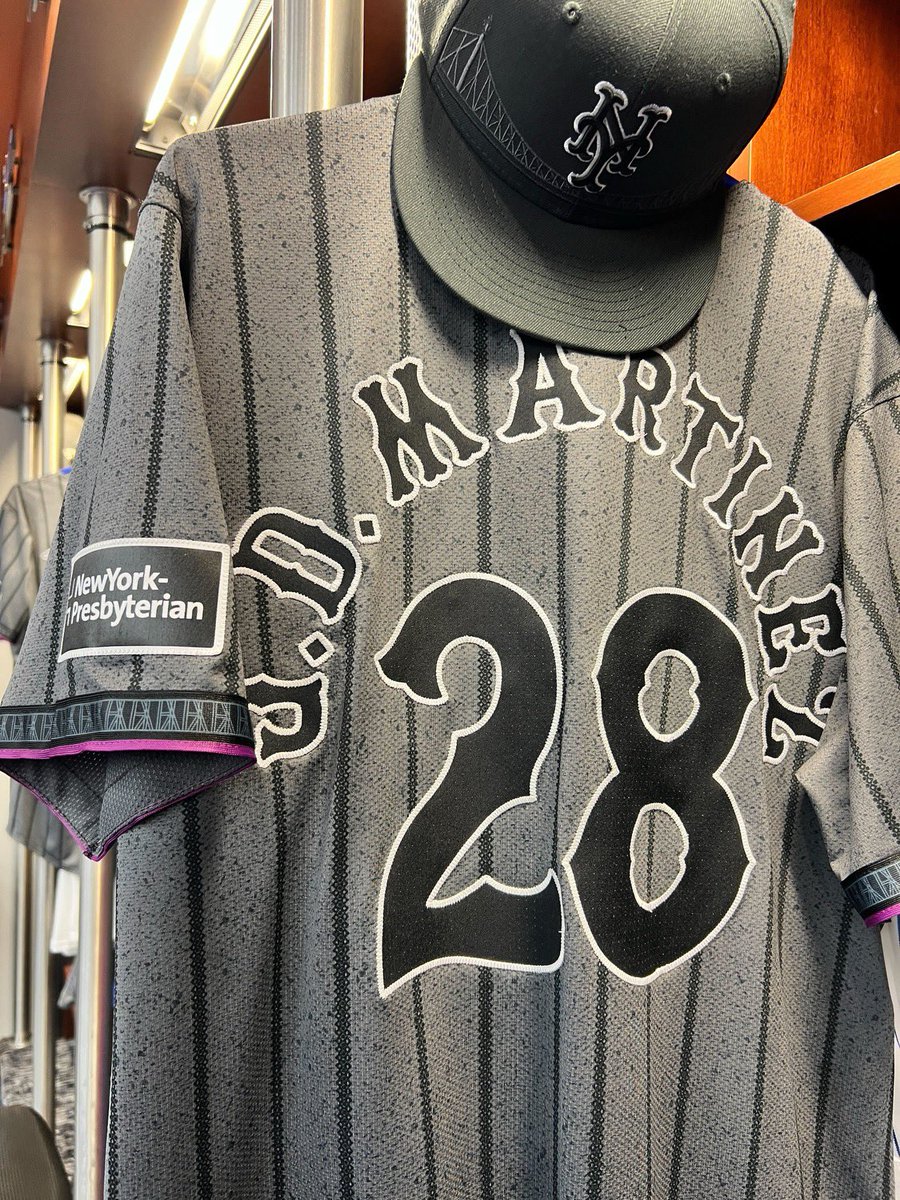 Mets's tweet photo. City Connect Saturday. #IYKNYYK https://t.co/i11RsA1PNe