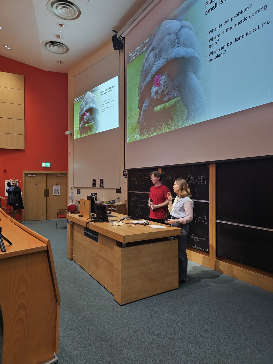 Congratulations to 4th year undergraduate Alex for his excellent talk on ocean plastics, and massive thanks to DPhil Ari for expertly chairing and hosting our panel discussion! #EarthDay @OxfordPhysics