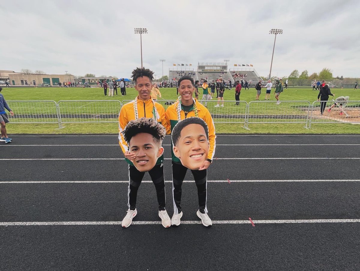 WVHSStipp's tweet photo. Red Ribbon @WVHSCCTF meet. Reminded of making safe decisions this May and also celebrating senior leadership and commitment. https://t.co/OqKRe1WlnP