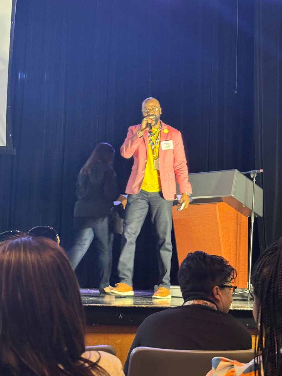 Thank you to our EAC judges, host school <a href="/FlhsOfficial/">Fort Lauderdale High School</a> &amp; the incredible ELLs of <a href="/browardschools/">Broward County Public Schools</a>. <a href="/ChismoChismo/">#LearnedMan</a> <a href="/BenchmarkEdu/">Benchmark Education</a> <a href="/SavvasLearning/">Savvas Learning</a> <a href="/SylviaFumero/">Sylvia C Fumero</a> <a href="/Catalina_HH/">Catalina Hart-Hidalgo</a> <a href="/EllevationEd/">Ellevation Education</a>