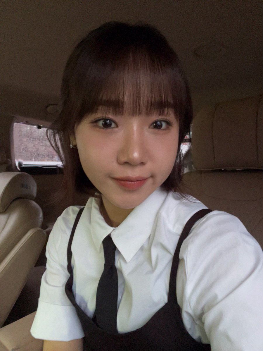 240428 [WEVERSE POST]
🌻 CHOI YOOJUNG 
'A snap while stopping~~ Looks a bit like Dooly, right??'
#WekiMeki #위키미키 #CHOIYOOJUNG #최유정