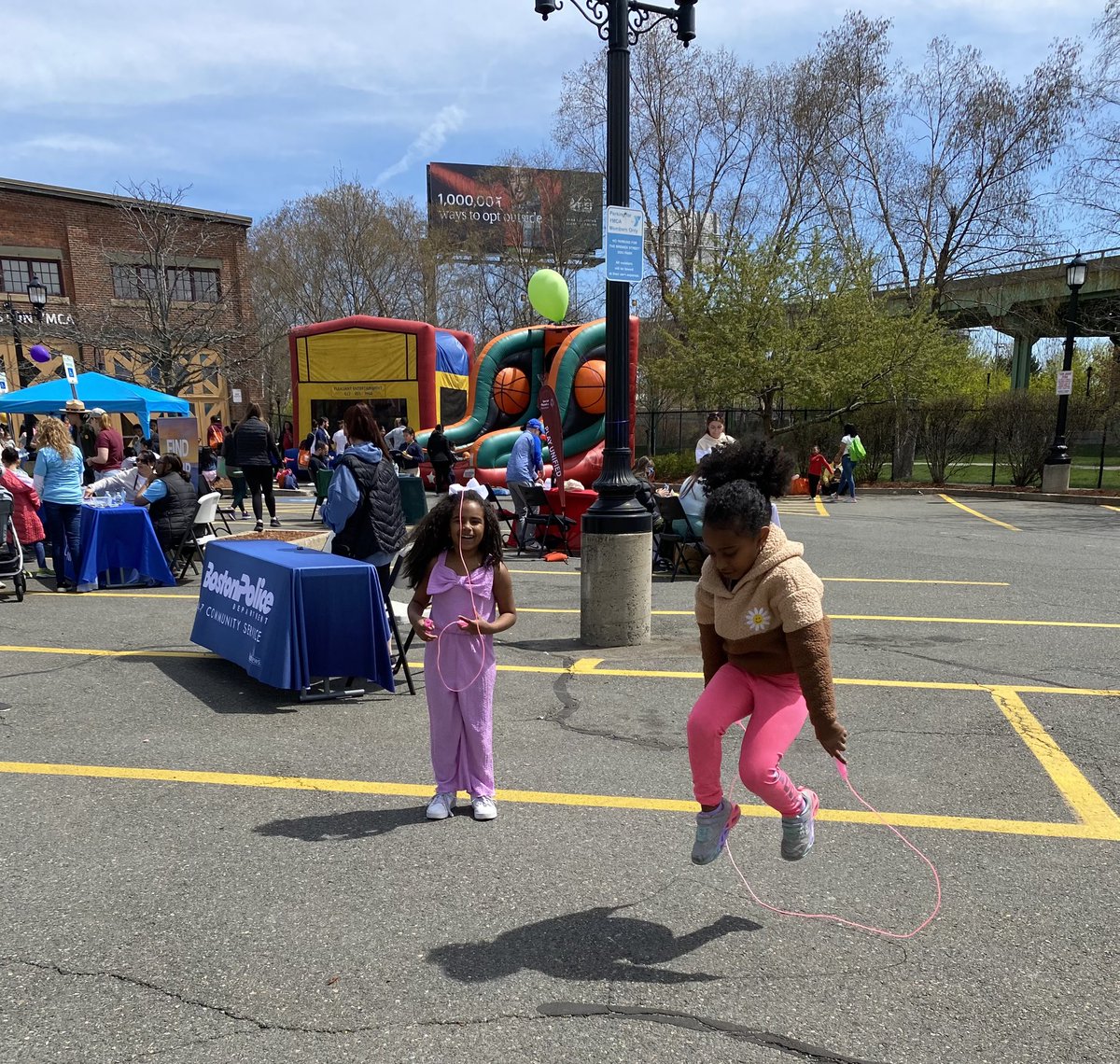 #Healthykidsday is underway! There is no better place for families than the #ymca