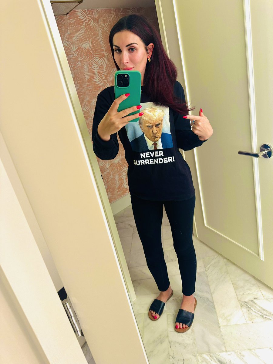 Fani Willis @FaniforDA & I are staying at the same hotel in Miami, Florida. This is my outfit of the day. Going to go order some coffee & see if I can find her. Does Starbucks sell @GreyGoose? Ima buy you a drankkk yah, Imma take you home with me. I got money in the bank! 🎶