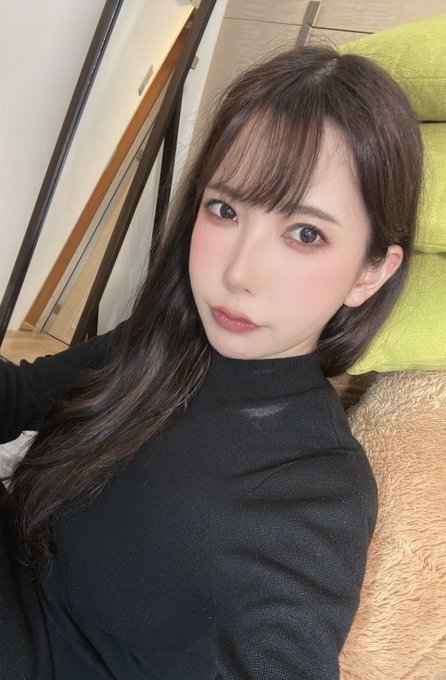 FANZAチャットを見てくださった皆様、本日もありがとうございました🙇❤️&zwj;🔥  沢山お話できたし色エロできて楽しかったです🥰  次いけたら5月いけなかったら6月だと思うのでよろしくです🫡✨  洋服にファンデついちゃったw<a href="/tag/%E5%86%99%E7%9C%9F%E9%9B%86"class="tags"><span>#写真集</span></a><a href="/tag/%E3%83%97%E3%83%AC%E3%82%B9%E3%83%86%E3%83%BC%E3%82%B8%E5%87%BA%E7%89%88"class="tags"><span>#プレステージ出版</span></a>