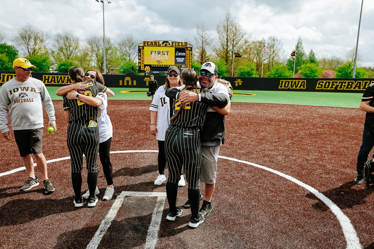 Senior Day Hugs 🤗 #Hawkeyes