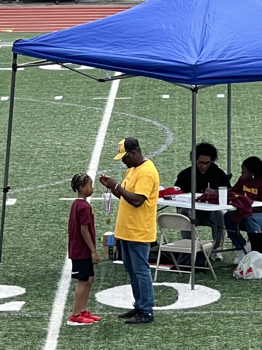 First ever Stonewall Tell Es track and field event.Thank you Coach Payton! #celebrating25years #FitnessFamilyFun @StonewallTell @NPorter17 @aplatimore