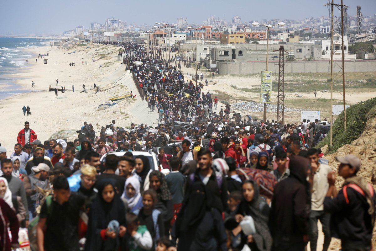 🔴 #GAZA Según @OCHA, más de dos tercios de la población de la franja de Gaza han recibido órdenes de evacuación. La población se ha desplazado en varias ocasiones buscando una seguridad que no existe.