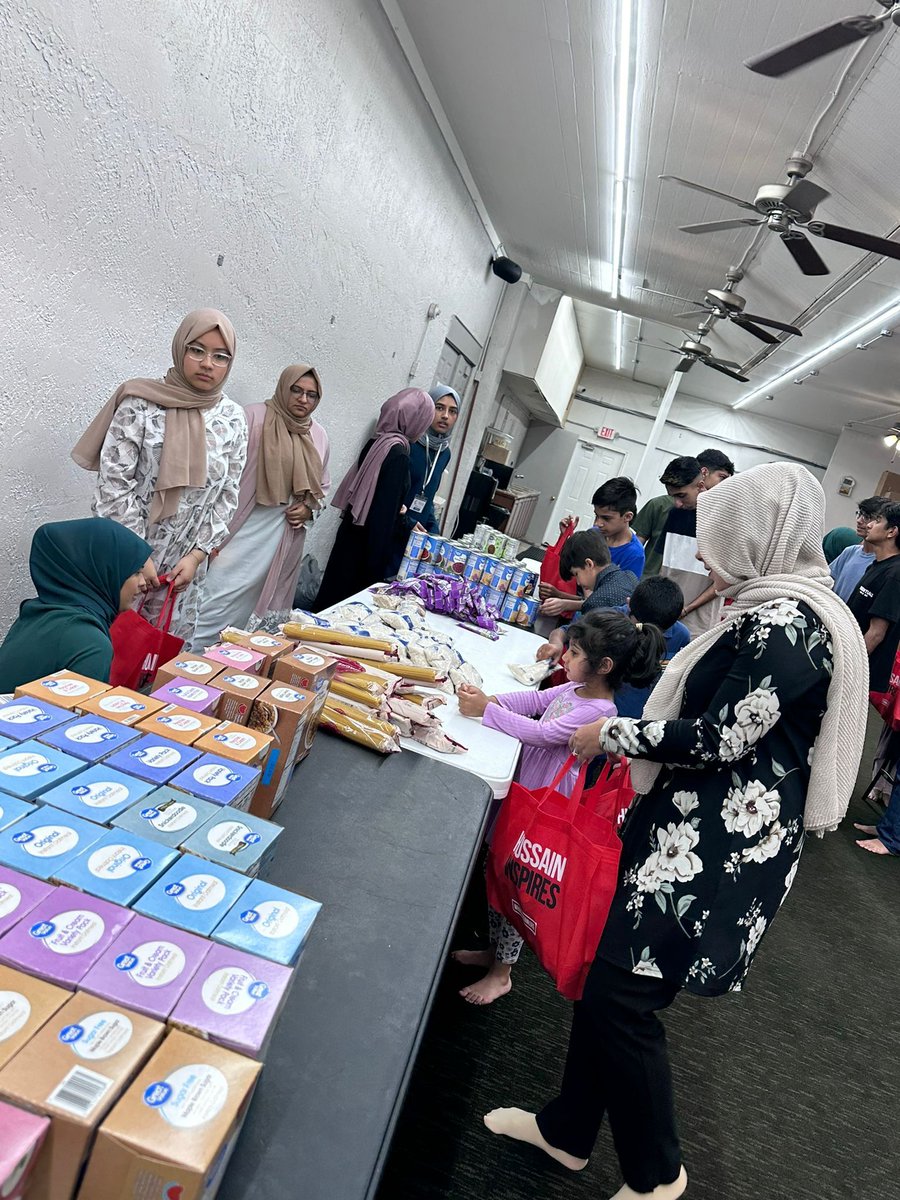 In partnership with S.O.A.R team of IEC Academy, WiH Orlando assembled 100 food packages and distributed to patients at AMCC Clinic which provides free healthcare to patients who don’t have health insurance and live 200% below the poverty level. #healthcare #orlando #foodpackage