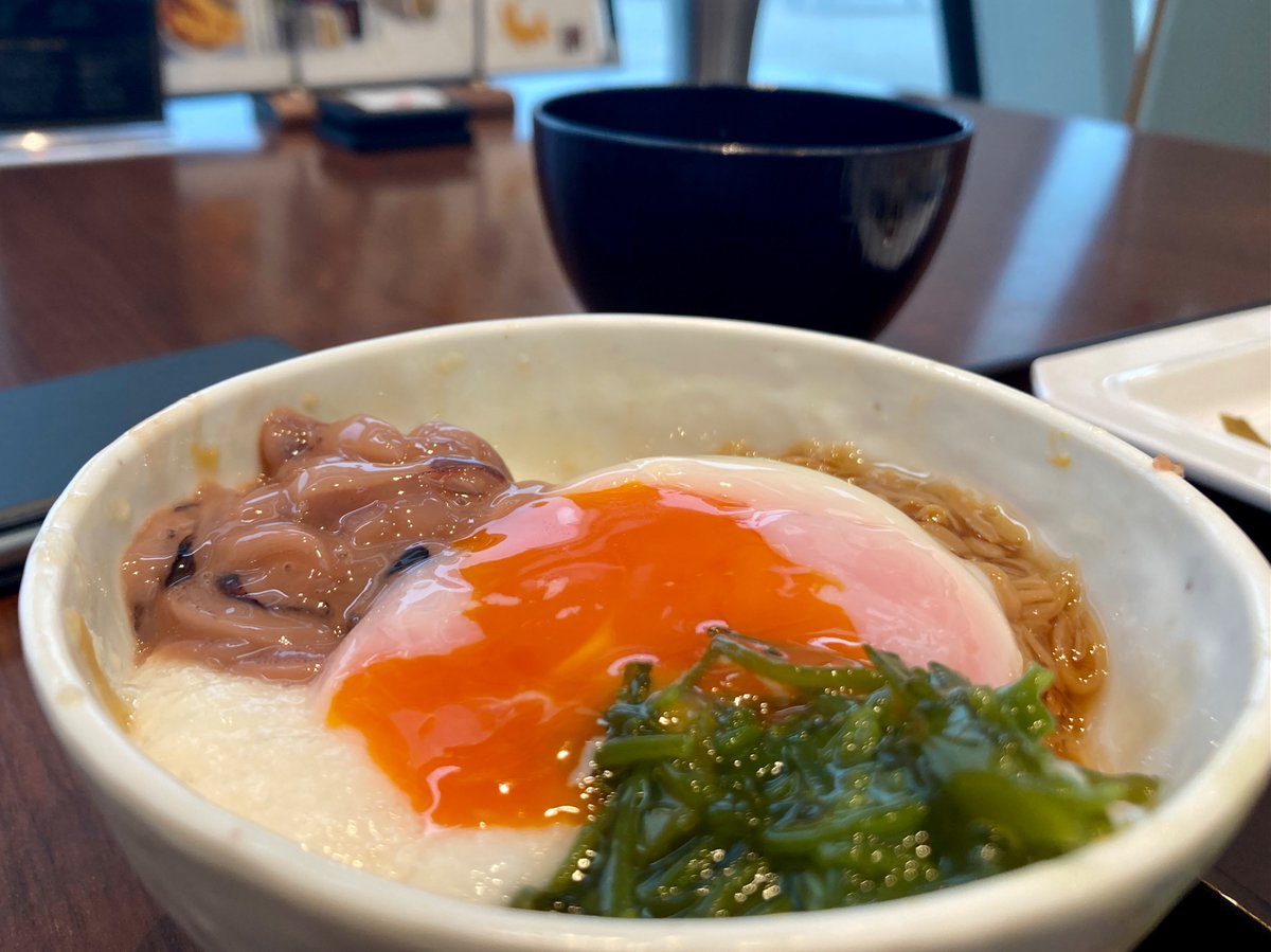 Centrairairport's tweet photo. ＼朝食にTKGはいかがですか!?／
セントレアT1 4階のM's DININGでは「卵かけごはんビュッフェ(980円)」を提供中。黄身が濃厚な卵をお楽しみいただけるほか、ご飯のお供も充実しています。朝からがっつりと！という方にはおすすめです！7時~10:30のみです。 https://t.co/mYYUfX4AkI https://t.co/RqbCIR67ph