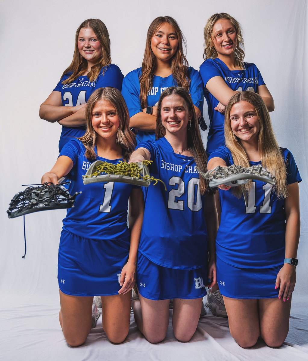 Thank you to our seniors for your unwavering commitment and dedication 💙 Your passion has been the heartbeat of our team, and your leadership will leave a lasting legacy 🤍 Wishing you all the best in your future endeavors! 🫶🏻