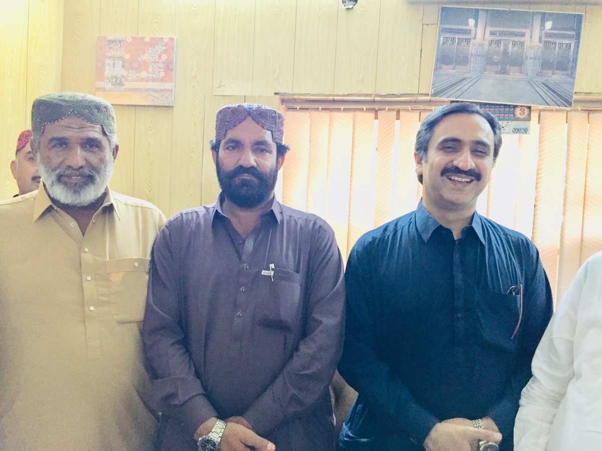 Chairman UC Kaloi bro @SarfarazGulBal1 meeted with worthy personality Sardar @MirBabarLoond Vice Chairman District Council Ghotki & President PPP Ghotki ❣️🌹 Raees Haji Abdullah Lund & Raes Haji Abdul Razzak Lund was present also Love you Both dears