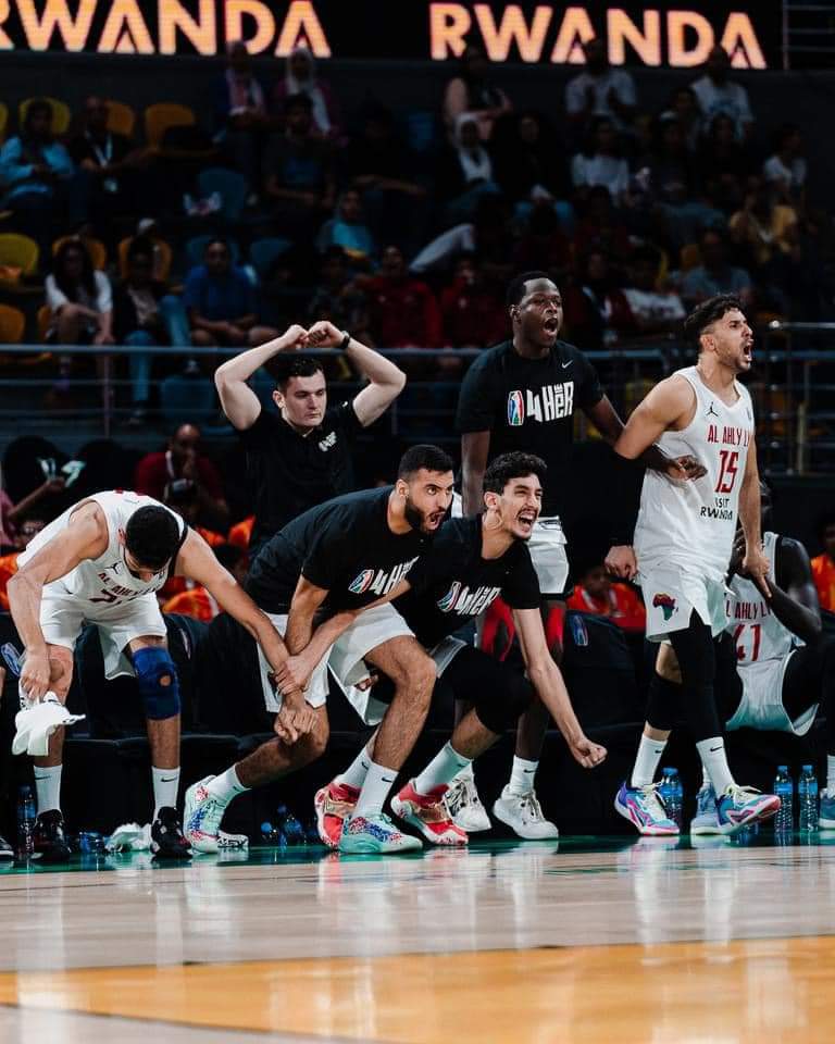 Sallak_82's tweet photo. الي #كيجالي يا رجال 🏀💪🏀💪🏀💪

#الأهلي بين أفضل ثماني في بطولة #البال4 لكرة السلة يصل إلى التصفيات النهائية الافريقية ، مبروك لنادينا الغالي ولكل #ليبيا 💪💪

ديما أهلي ديما جزارة 💪💪💪 https://t.co/U4IQFPgHFT