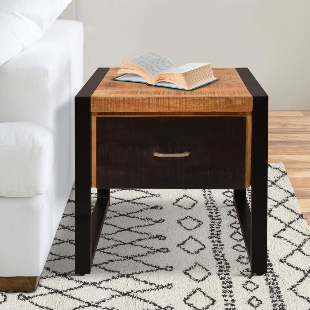 A perfect blend of style and sophistication, this Side Table is sure to be a remarkable addition to any modern interior 

Shop now👉 buff.ly/44gvZ4I 
.
#HomeDecor #Furniture #InteriorDesign #BedroomGoals #MinimalistDecor