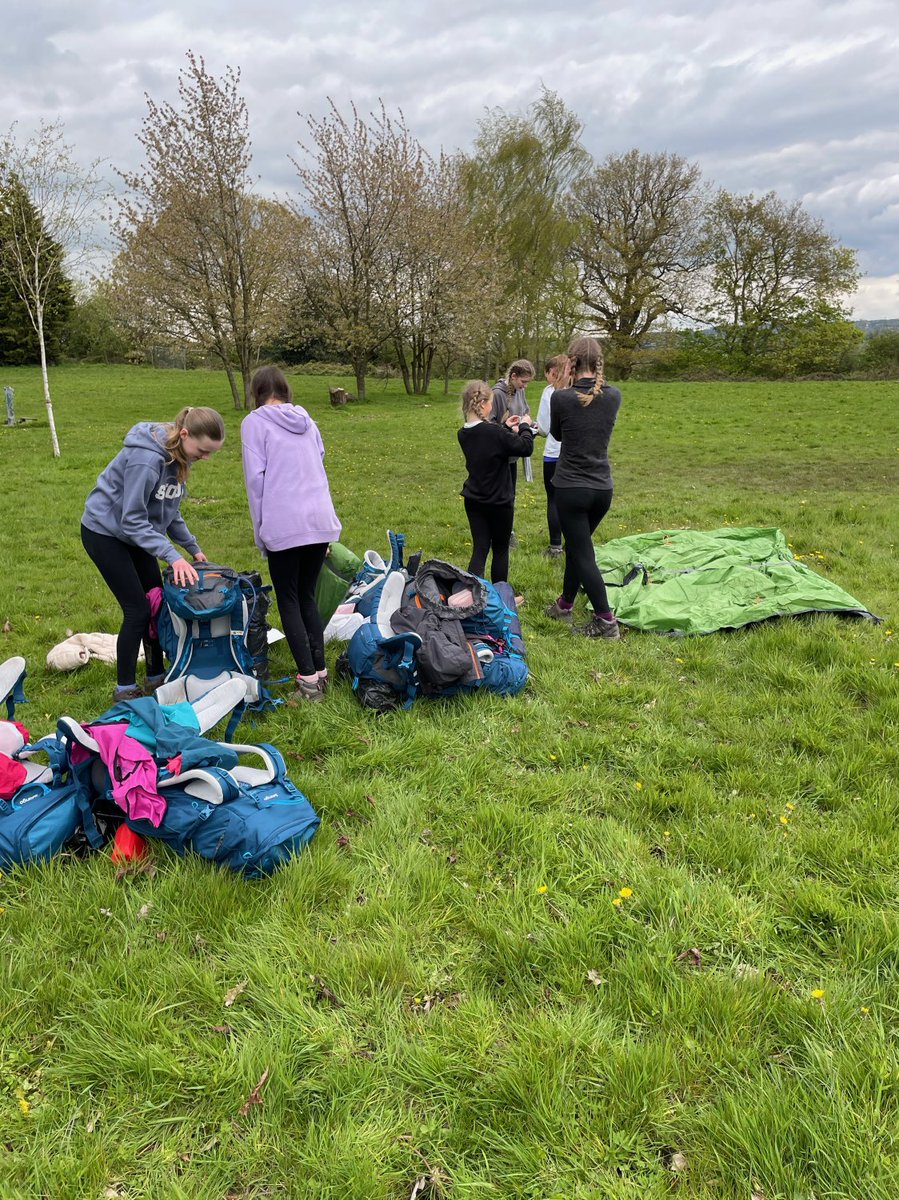 CroftonAcademy's tweet image. Made it to camp and setting up the tents for our #DofE Bronze expedition. We’ve had a great day walking. Great experience so far #WeAreCrofton #BuildingCharacter