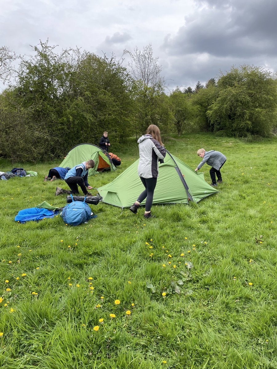 CroftonAcademy's tweet image. Made it to camp and setting up the tents for our #DofE Bronze expedition. We’ve had a great day walking. Great experience so far #WeAreCrofton #BuildingCharacter
