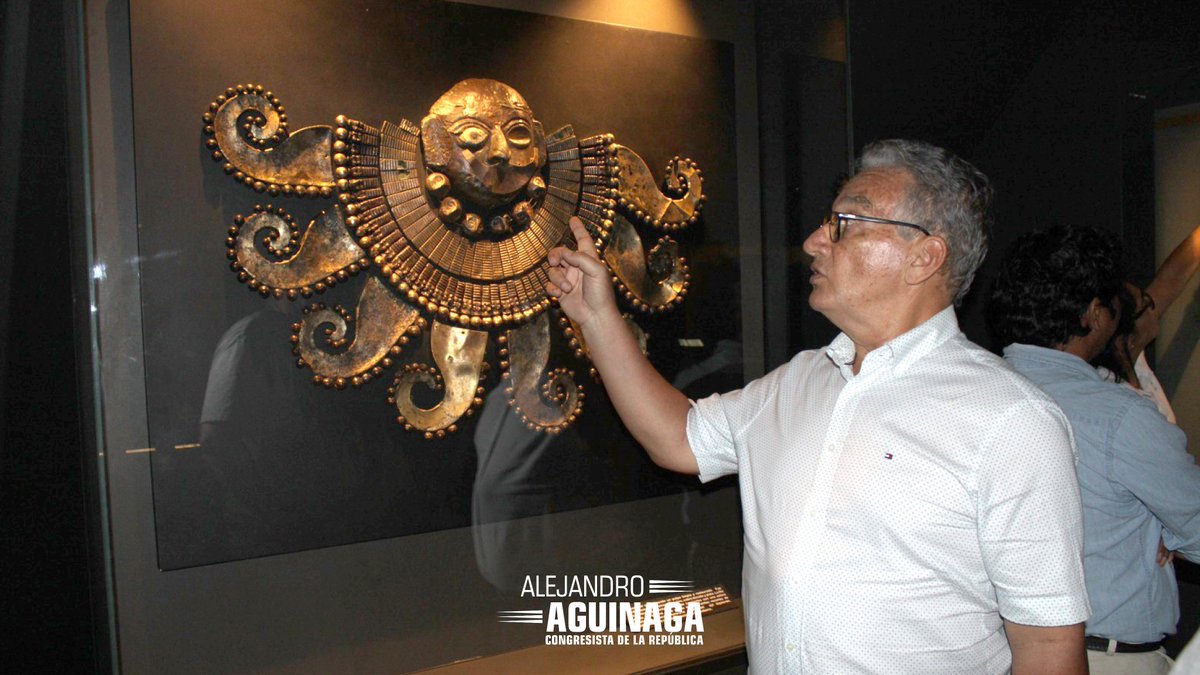 Acompañado por la ministra de Cultura, @LeslieUrteaga, y el arqueólogo Walter Alva, realicé una nueva visita al Museo Tumbas Reales de Sipán. Cada vez que tengo la oportunidad de visitar este lugar, siento un gran orgullo por mi espíritu lambayecano y reafirmo la importancia de…