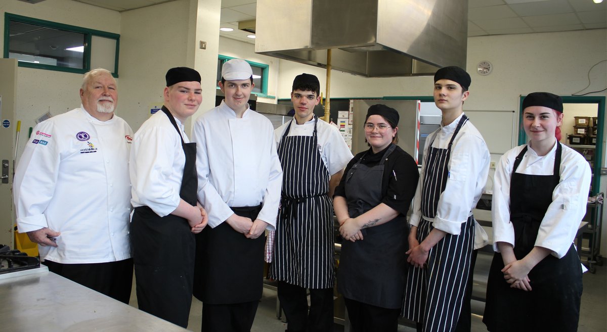 SERC Hospitality and Culinary Arts trainees recently took part in the annual Intercampus competition hosted at our Bangor Campus. Best Contemporary Starter 🥇Noah Brown Best Main Course 🥇 Michael Thompson & Taylor Pietersen ow.ly/OWJA50RoUqu #BetterOffAtSERC